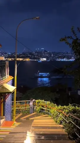 #الحب_لا_يفهم_من_الكلام 