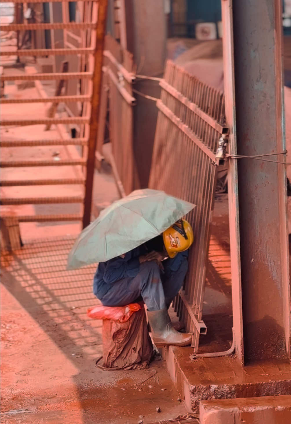 Dulu saya pikir juga begitu ternyata😔#foryou #kulipabrik #helemkuning #anakrantau 