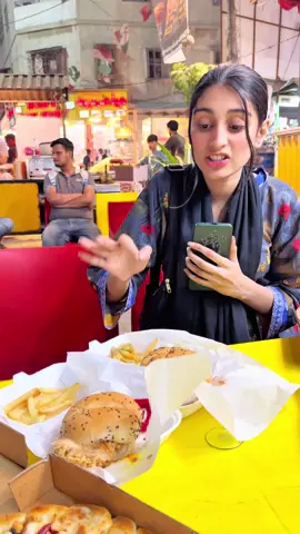 Best deal of the street pizza 😱 #streetpizza #foodvlog #Vlog #fypシ゚ #fypviralシ゚ 