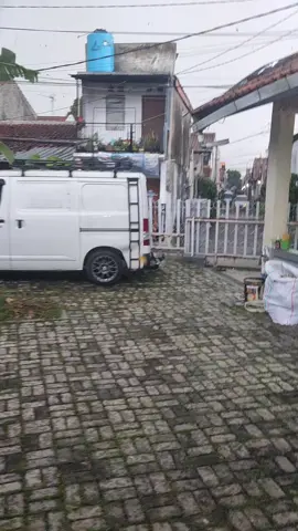 angin puting beliung sore ini di rumahku @infobandung @infoujungberung #ujungberung #anginputingbeliung #infobandung #fyppppppppppppppppppppppp #infoujungberung 