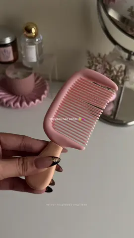 Replying to @Momshie JulieBheybee gurl 15 pesos lang to 🥹🫶🏻 #haircomb #comb #affordablefinds #fyp #viral 