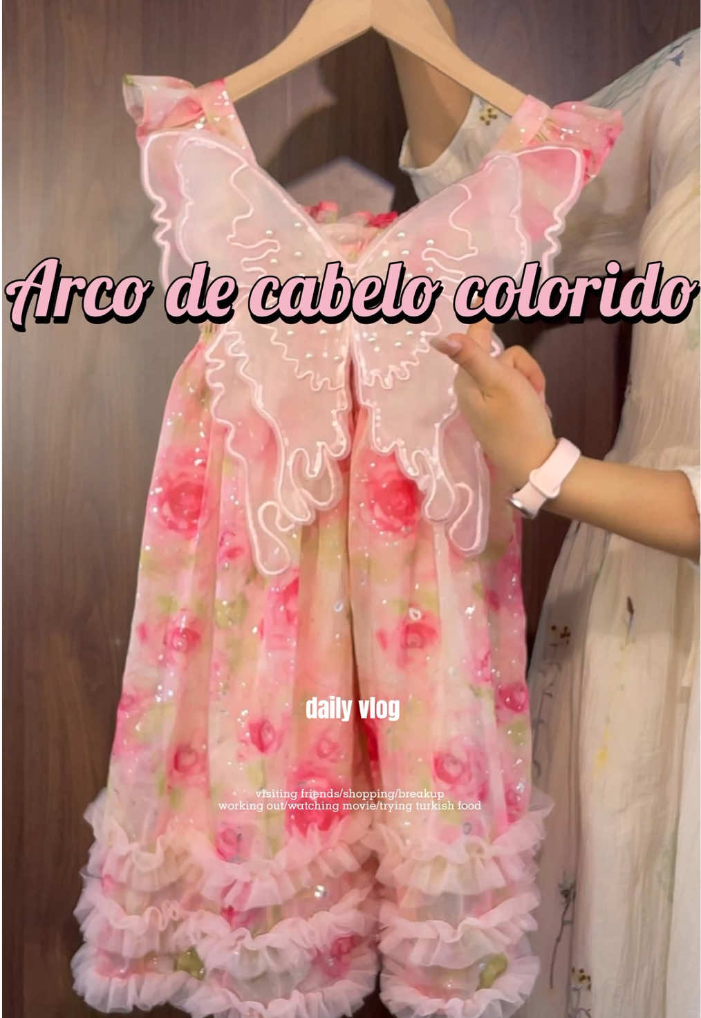O vestido com laço que parece uma flor tem até pérolas!#fyp #fyppppppppppppppppppppppp #garota #girl #kids 