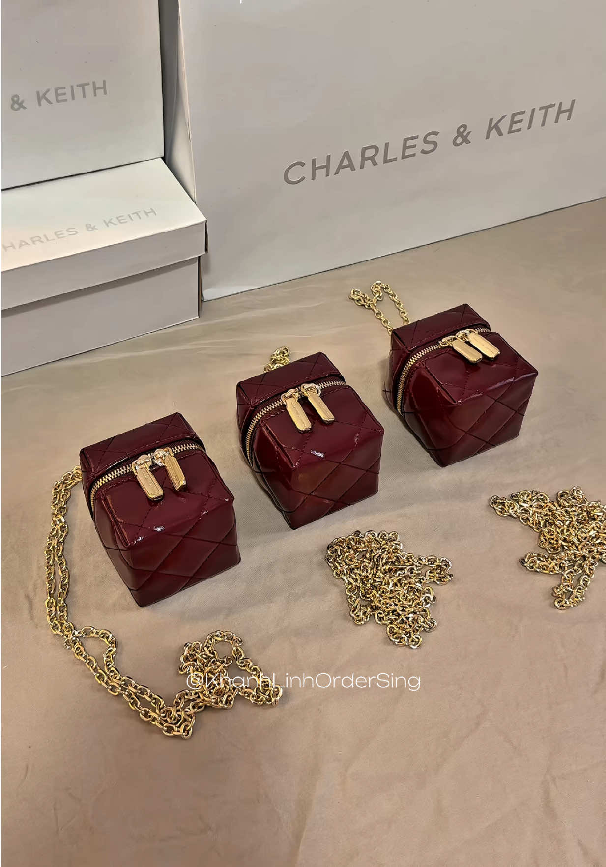 + 1 mini cốp xinh iu cho chị em diện Noel ✨🥂🎅🏻🍒 #charlesandkeith #khanhlinhcnk #khanhlinhcnkordersing #ordersing #khanhlinhcnkordersingauth 