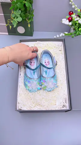 Giày công chúa ELSA đính đá pha lê cho bé gái. #giaytreem #giaybegai #elsa #lonashop 