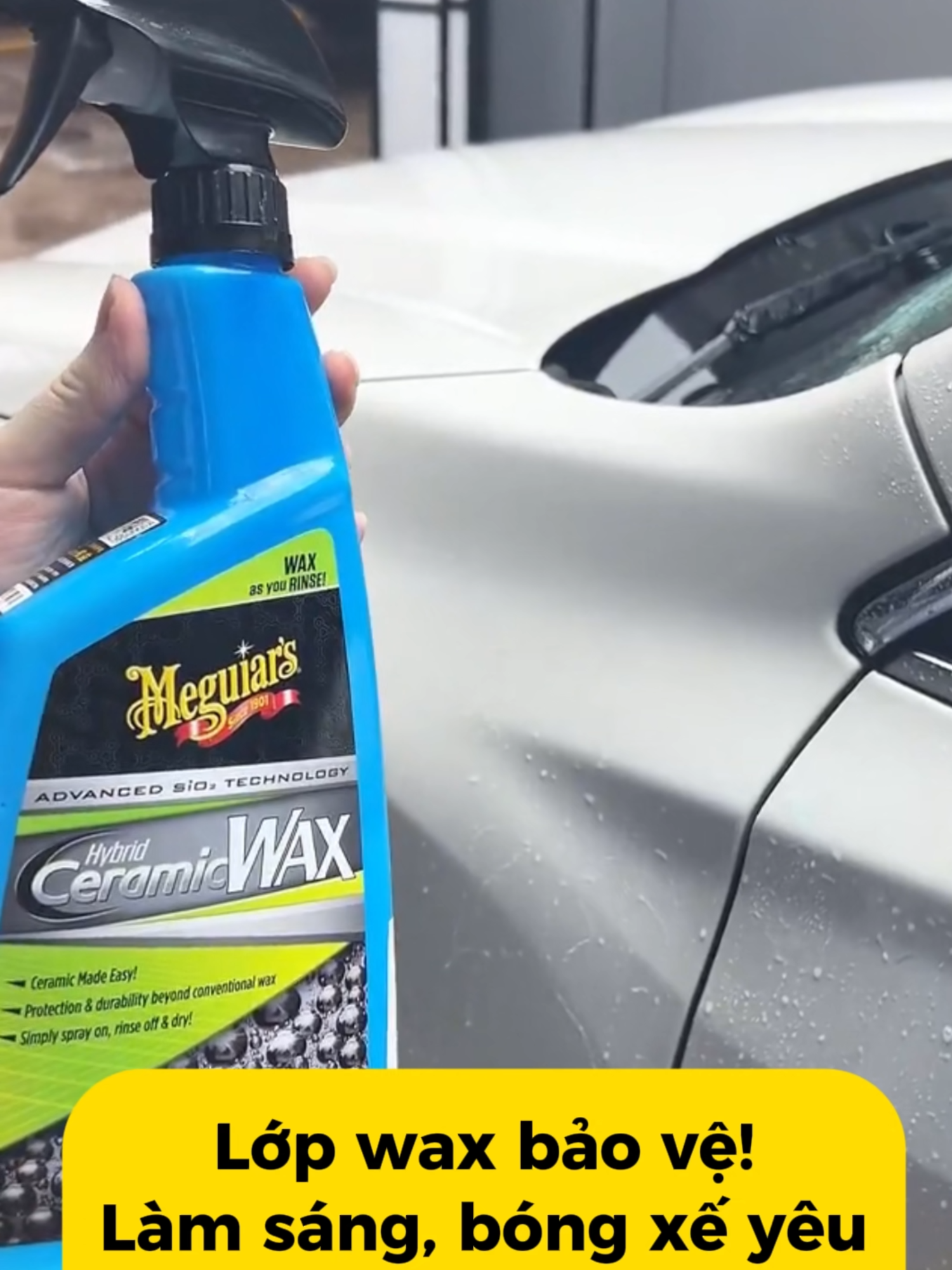 Bạn không cần phải là detailer chuyên nghiệp để có lớp sơn bóng gương. Ceramic Wax dạng xịt mang lại hiệu quả tức thì xịt, lau, và tận hưởng ánh phản chiếu của chiếc xe sạch tinh tươm #fyp #chamsocxecaocap #car #meguiars #lamsachxe