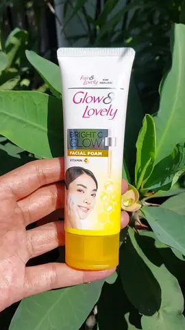 Glow & Lovely Bright C Glow Facial Wash, membantu membersihkan wajah secara maksimal 🌸🌸 #glowandlovely #facialwash #facialfoam #sabuncucimuka #skincare 