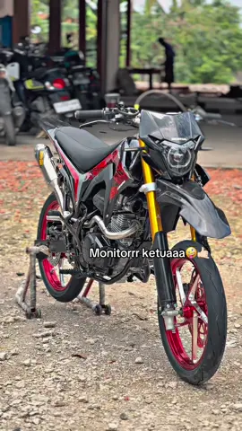 Sebentar lagi tahun baru prennn yok gaskennn surexmuu😋🤗 #Natha28  #surexgank  #vndracing  #fyp  #surexstyle 