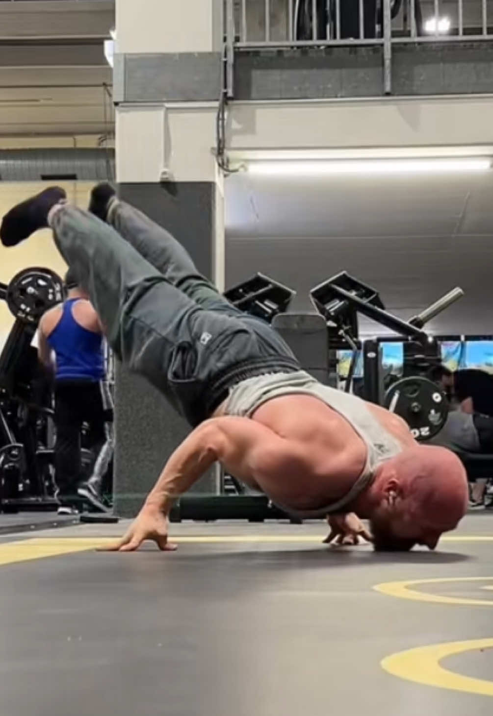 Das war einer der schwersten Combos die ich je gemacht habe, würde sogar sagen das fast alles clean war 🙏 #calisthenics #heavyweight 