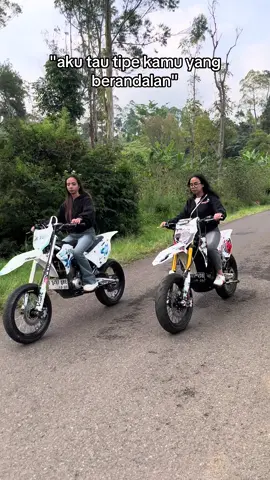 kalo yang baik2 mah gakepake #supermotocantik #supermoto #dtracker150 #dtrackersupermoto #fypage 