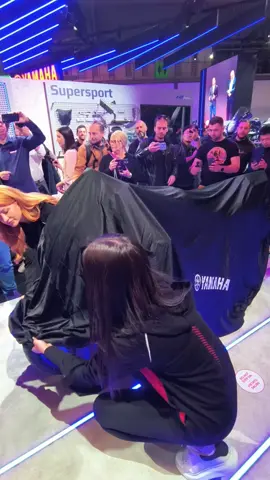 Ecco l’unveiling della nuova Yamaha R7! . . . #yamahar72026 #r7 #insella #insellagarage 