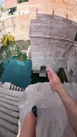 Are you ok?The road is a bit slippery🙀#foryou #fail #parkourpov #parkour #sport #jump#funny#tiktok #usa🇺🇸 