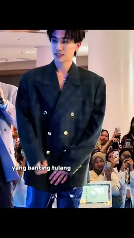 Membalas @ziyad.nurjaman perthsanta versi #perthsanta🖤🤍 #luke #domiia #thailand🇹🇭 #fyp  (ib:yang lewat fyp) 