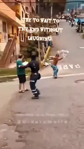 Try to wait to  the end without laughing.#clips #fyp #viral #funny #funnyclips 