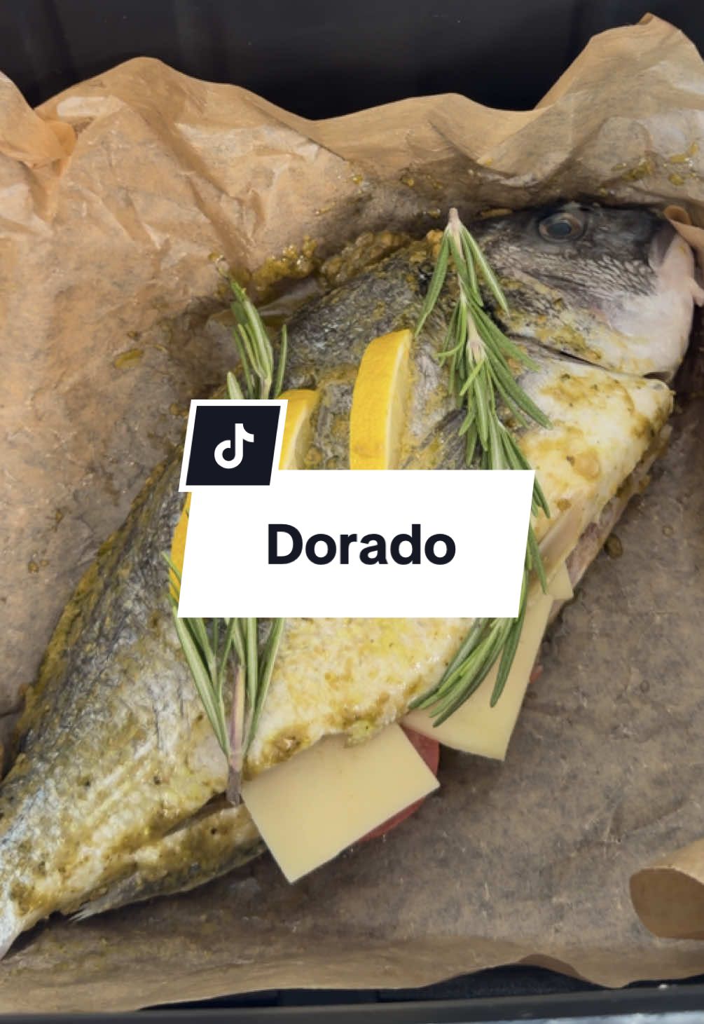 Tender dorado with cheese and tomato in the air fryer 🐟🧀🍅 Check out the marinade recipe at the end of the video! So simple — and absolutely delicious 😋 #airfryerfrau #fishrecipe #dorado #quickrecipes #italianfood 