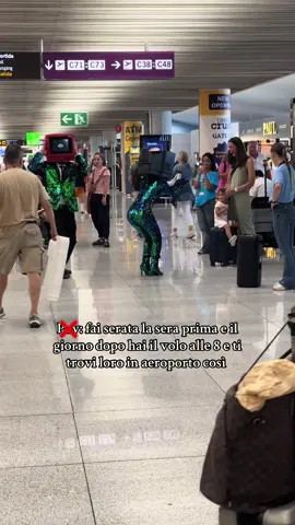 Le cose random che succedono 💯  #spain #aeropuerto #palmademallorcaspain #italy #fyp 