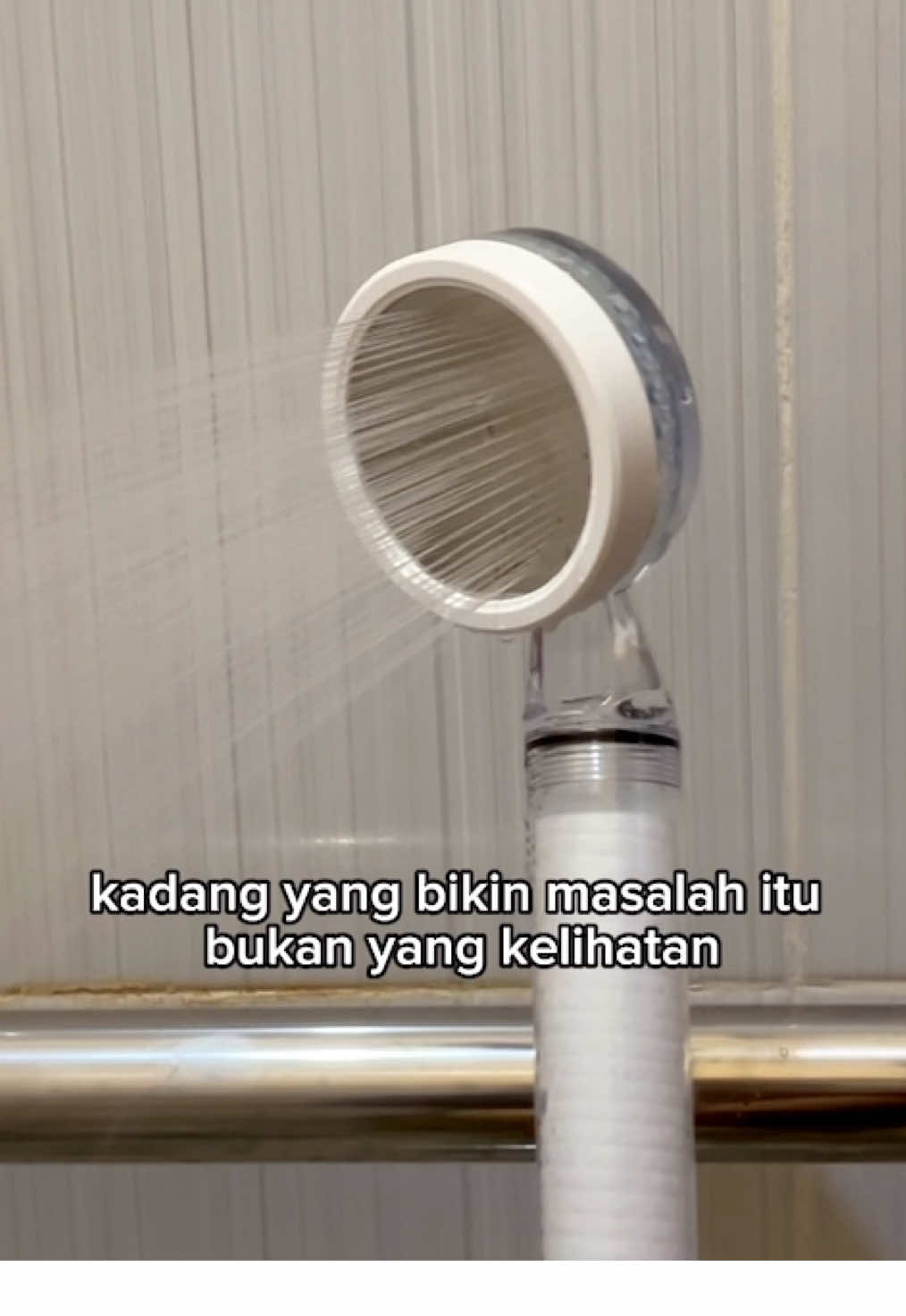 Dengan shower filter @Ellara.id hidup lebih menenangkan 💦🎀☺️ #spaalaellara #ellara #perawatankulit #perawatanrambut #perawatandiri 