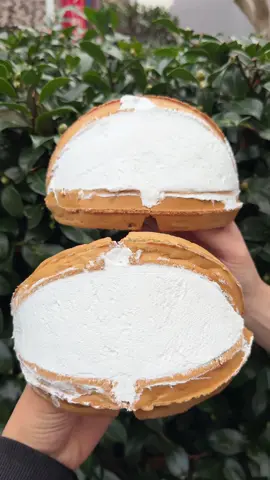 爆盛りクリームの韓国式ワッフル 6つの穀物を配合した生地、甘さ・カロリー控えめのホイップクリームを使用しており、クリームを爆盛りにきた生地から溢れそうなワッフルは背徳感MAX。 📍ワッフルカーン/名古屋 ホイップクリーム　¥780 🏠住所: 愛知県名古屋市中区大須3-26-29 🚃 最寄駅: 名古屋市営鶴舞線 大須観音駅 徒歩6分 ⏰営業時間:11:00 - 19:00 🗓️ 不定休 ——————— #愛知グルメ #japanesefood  #tiktokfood 