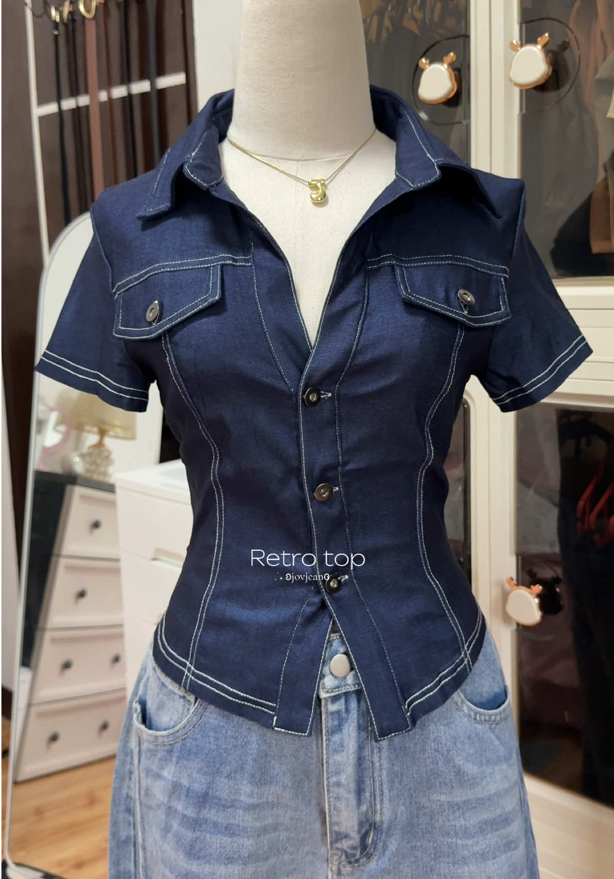 That retro top that never goes out of style 👚✨ #retrotop #polotop #polodenimstyletop #topforwomen #outfitideas 