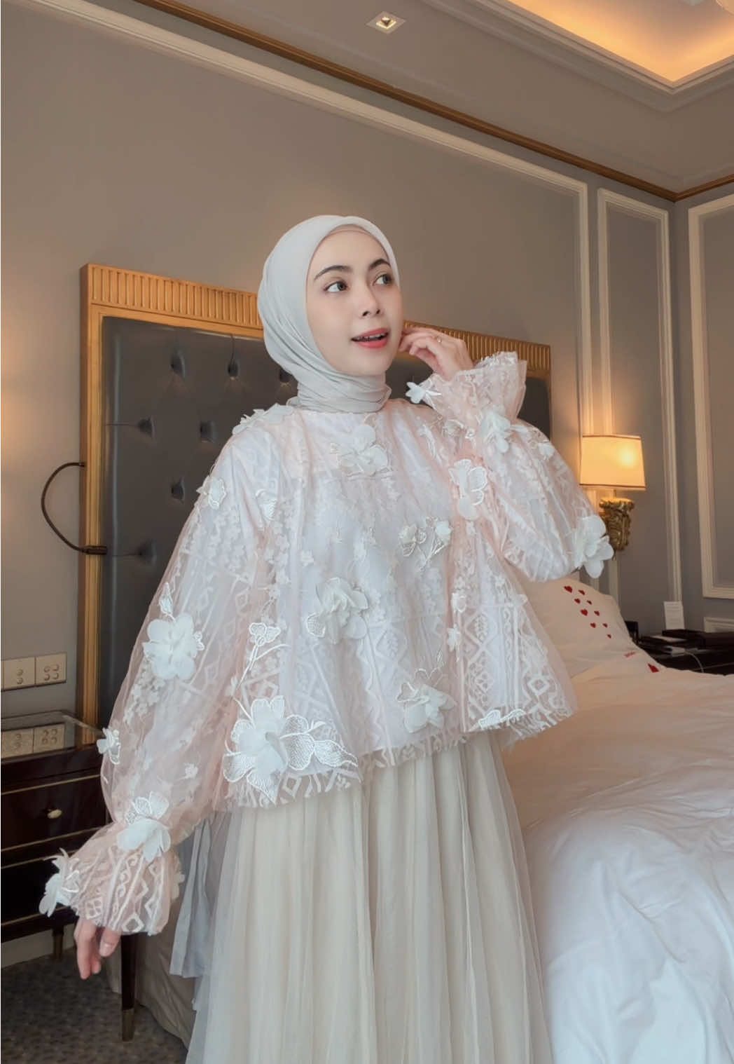 Gemez bgt sama topnya🌸 #lace #outfitkondangan