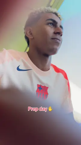Just the day-before session 👋 bon dia! @Lamine Yamal #fcbarcelona #barçaontiktok 