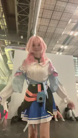 :: Was cosplaying as March 7th this weekend ! It was so fun styling her wig 🙏🏻🤍  TAGS || #fyp #cosplay #HonkaiStarRail #march7th #viral 