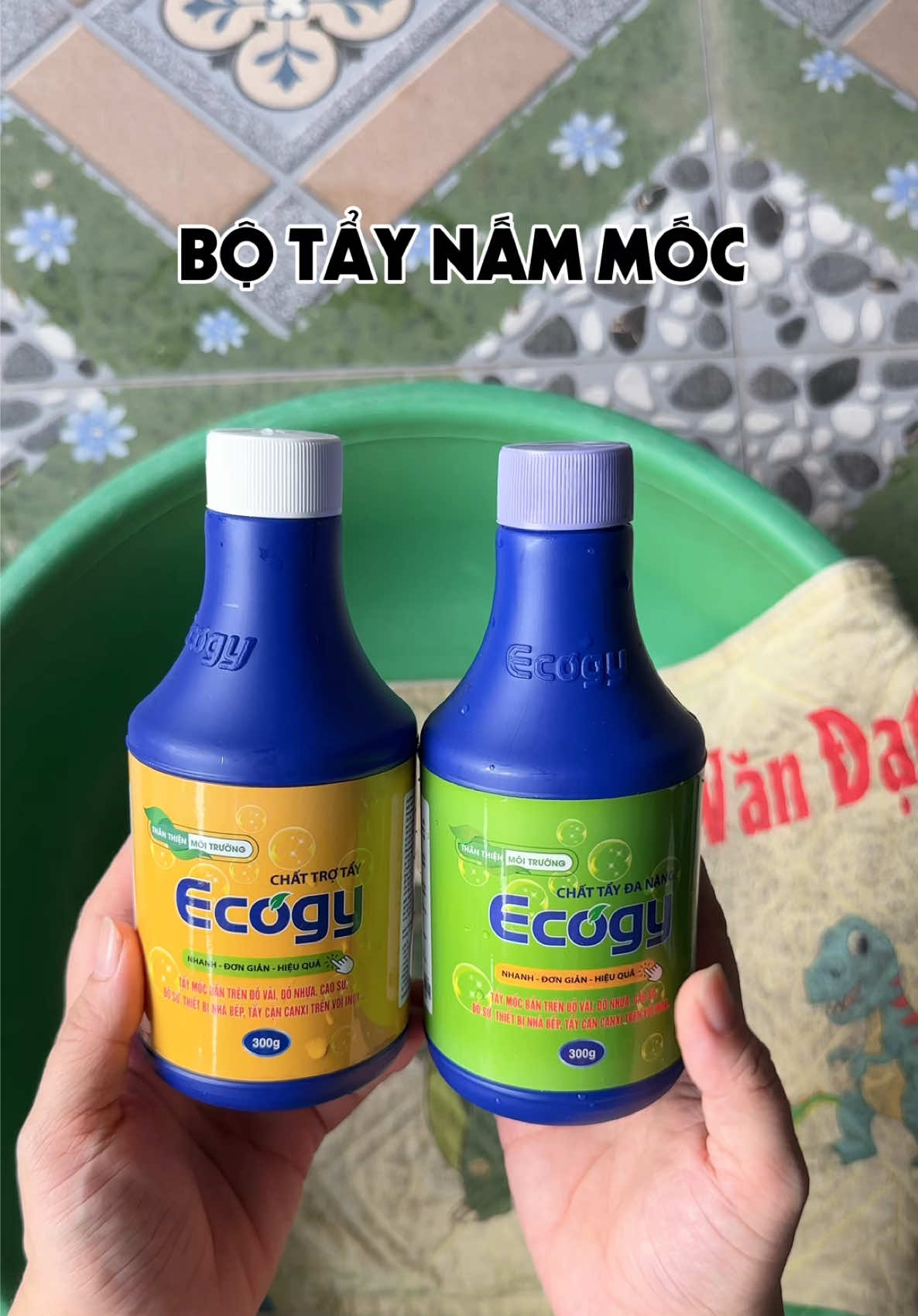 Trả lời @Thương Trần1650  cái gối bị nấm mốc đen sì như thế này nhưng mà được làm sạch chỉ sau đúng 30 phút với cái bộ tẩy của nhà Ecogy này ##taymocquanao##taymocdanang##taymocecogy @@Mai Hoàng Mẹ Dâu Da