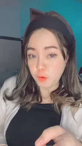 Bandana dan softlens aku ada di Keranjang Kuning😘😘