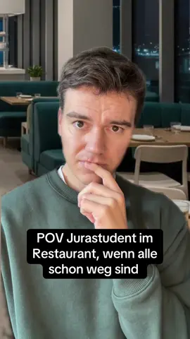 Denkt an das Voting für die #tiktokawardsdeutschland 🫶🏽 #pov #jurastudent #juraimalltag #restaurant 