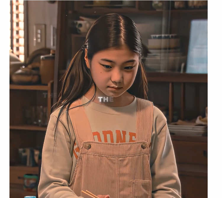 Ten years after her wife died in a car accident, she suddenly reappeared as an elementary school student and came home to beg for a remarriage.