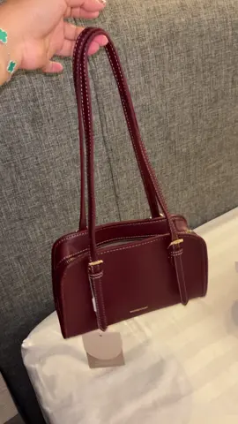 warna maroon cantik pol❣️ #tascantik #shoulderbag #tasselempang #taswanita 