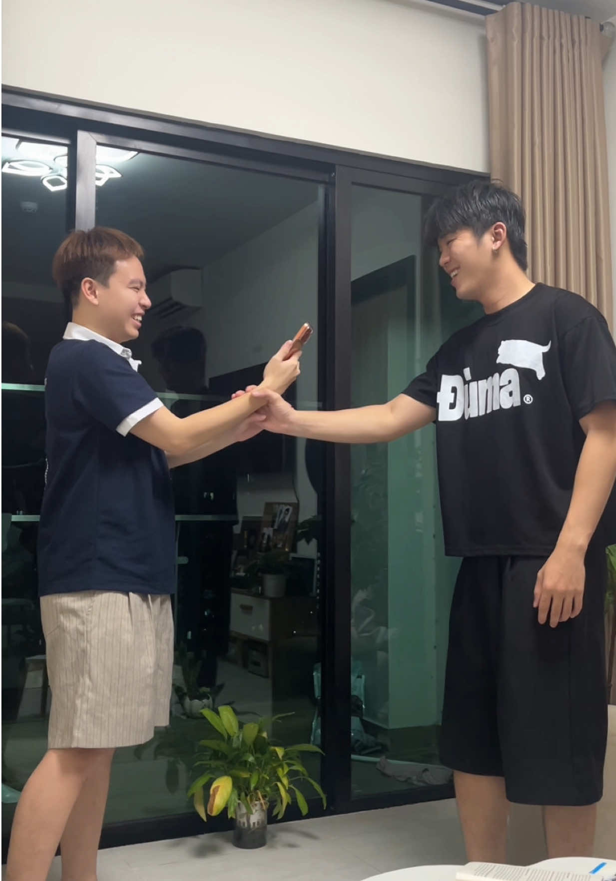 Được nhà vua cầm tay xin nhẹ top hai #tiendixedap 