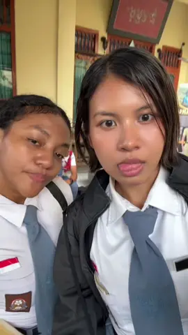 happy halloween 👮🏻‍♀️👮🏻‍♀️ @j3lliewfish  #foryou #happyhalloween #halloween #halloweencostume #policecosplay 