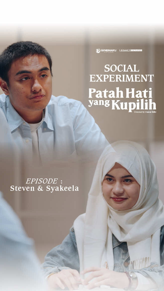 Ketika cinta harus menembus tembok yang tinggi, kadang kita sadar…ada batas antara memperjuangkan dan memaksakan. Steven (@stepennnnnnnn )dan Syakeela ( @syakeelahere ) pernah berdiri di titik itu —titik di mana mereka sama-sama berusaha menjaga, tapi dunia seperti memberi tanda bahwa cinta ini harus dilepas. Bukan karena berhenti mencintai, tapi karena sadar… tidak semua cinta ditakdirkan untuk berakhir bersama. Dalam Social Experiment “Patah Hati yang Kupilih
