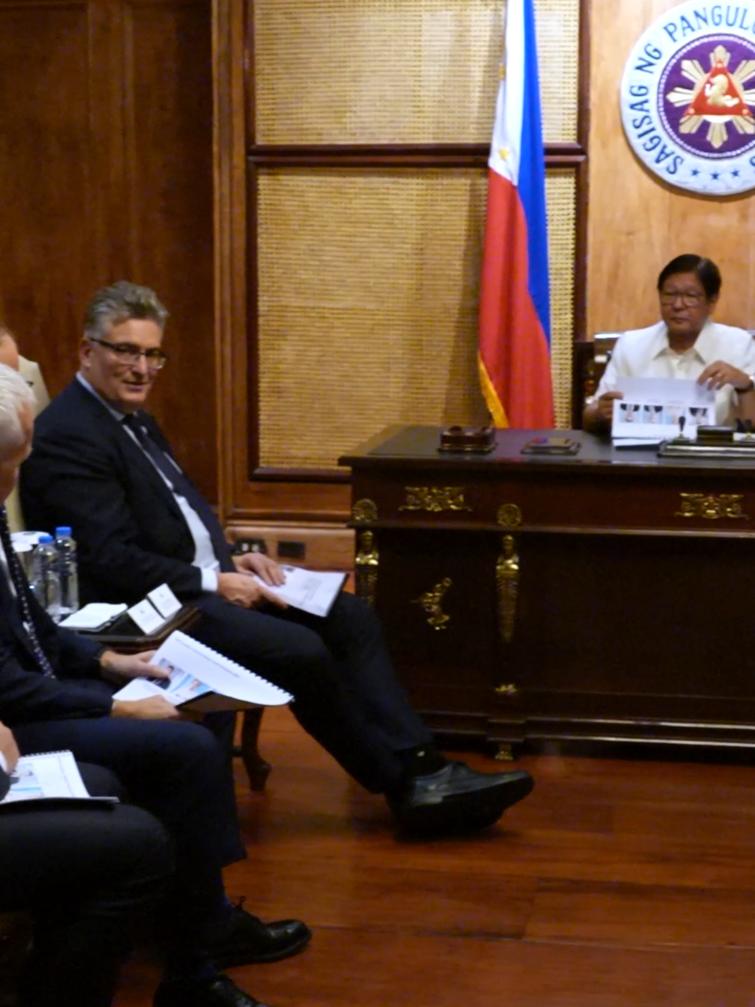 President Ferdinand R. Marcos Jr. warmly welcomes representatives of Copenhagen Infrastructure Partners (CIP) during a courtesy call at the Study Room in Malacañan Palace on November 4, 2025. #pbbm #rtvm #tiktokphilippines