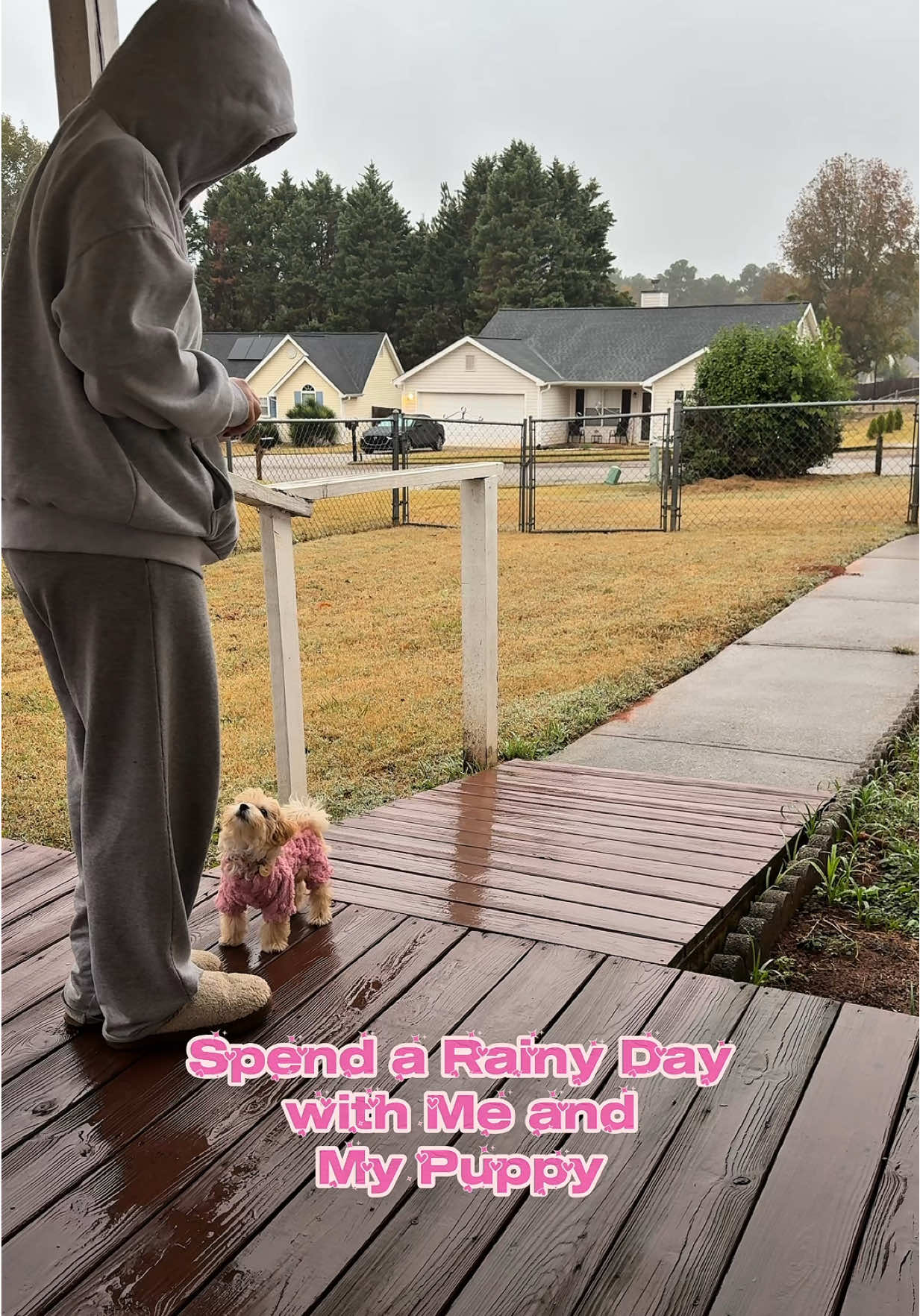 We are back! 💓 My puppy Sunni has grown to a whole 4lbs🥺 She was not happy about all the rain we got last week, so I made sure to train her like normal outside when it wasn’t pouring down! This is so important for puppies, if you constantly avoid the rain or allow them to go back in then they will never learn to potty in the rain. 🫶🏼 #maltipoopuppy #maltipoolife #puppytok #puppytraining #puppytrainingtips 