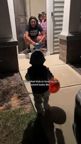 You really get all the candy you want , without having to do the work 🤣 #parenting  #parentinghacks  #parenthumor 