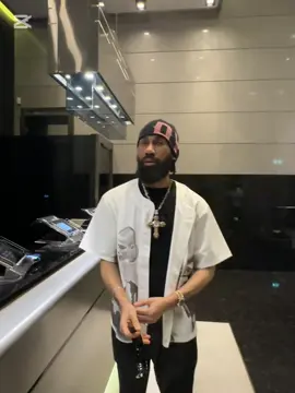 @TherealPhyno #askofme #phyno #afrobeat #enugu #igbo