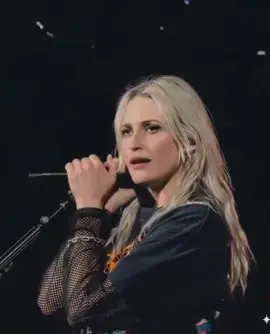 She looks so relieved Here! We love you Emily ♥️#linkinpark #relieved #emilyarmstrong #stunning #fyp 