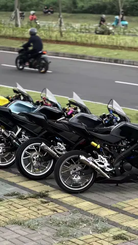 Nyore asiik ye 🤙 #r15v3 #r15luxxy #r15ganteng #fypage #xyz 