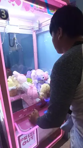 သူပါပေါ့ ကြိုးစားနေတာ😁ချစ်တယ်နော် မောင်မောင် ရေ😘#ဒီအချိန်တင်တော့viewကောတက်ပါ့မလား😞😟 #ဒီကောင်လေးကမချစ်ပဲမနေနိုင်လုပ်နေလို့ပါ😍 