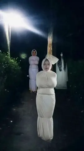 trio hantu' #kuntilanak #cantik #hantu #pocong 
