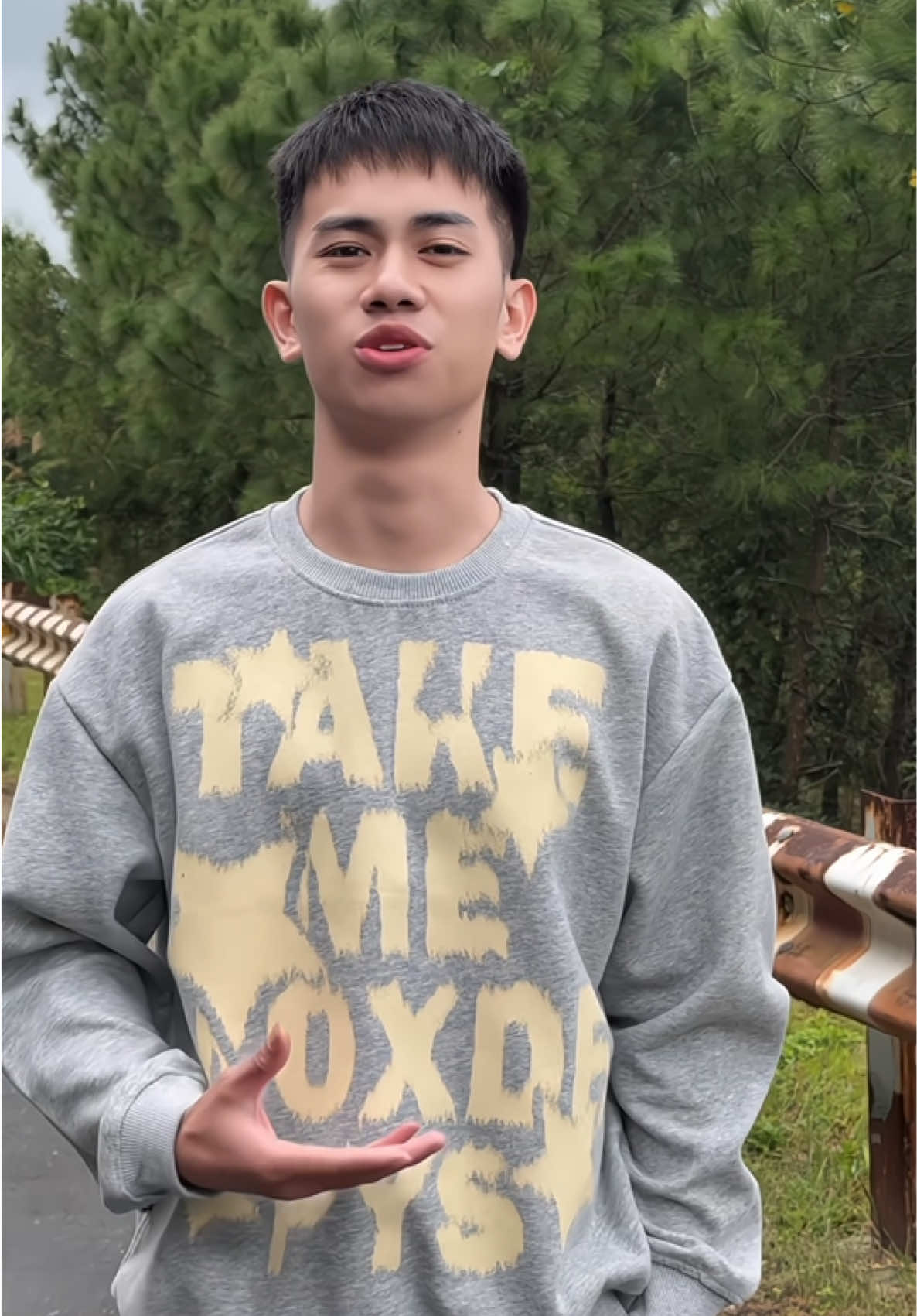 Áo sweater cổ tròn nam nữ