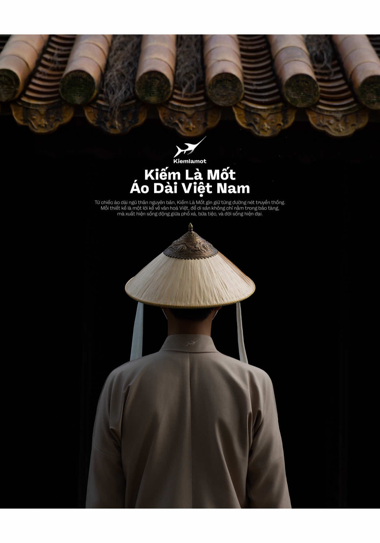 Từ chiếc áo dài ngũ thân nguyên bản, Kiếm Là Mốt gìn giữ từng đường nét truyền thống. Mỗi thiết kế là một lời kể về văn hoá Việt, để di sản không chỉ nằm trong bảo tàng, mà xuất hiện sống động giữa phố xá, bữa tiệc, và đời sống hiện đại.
