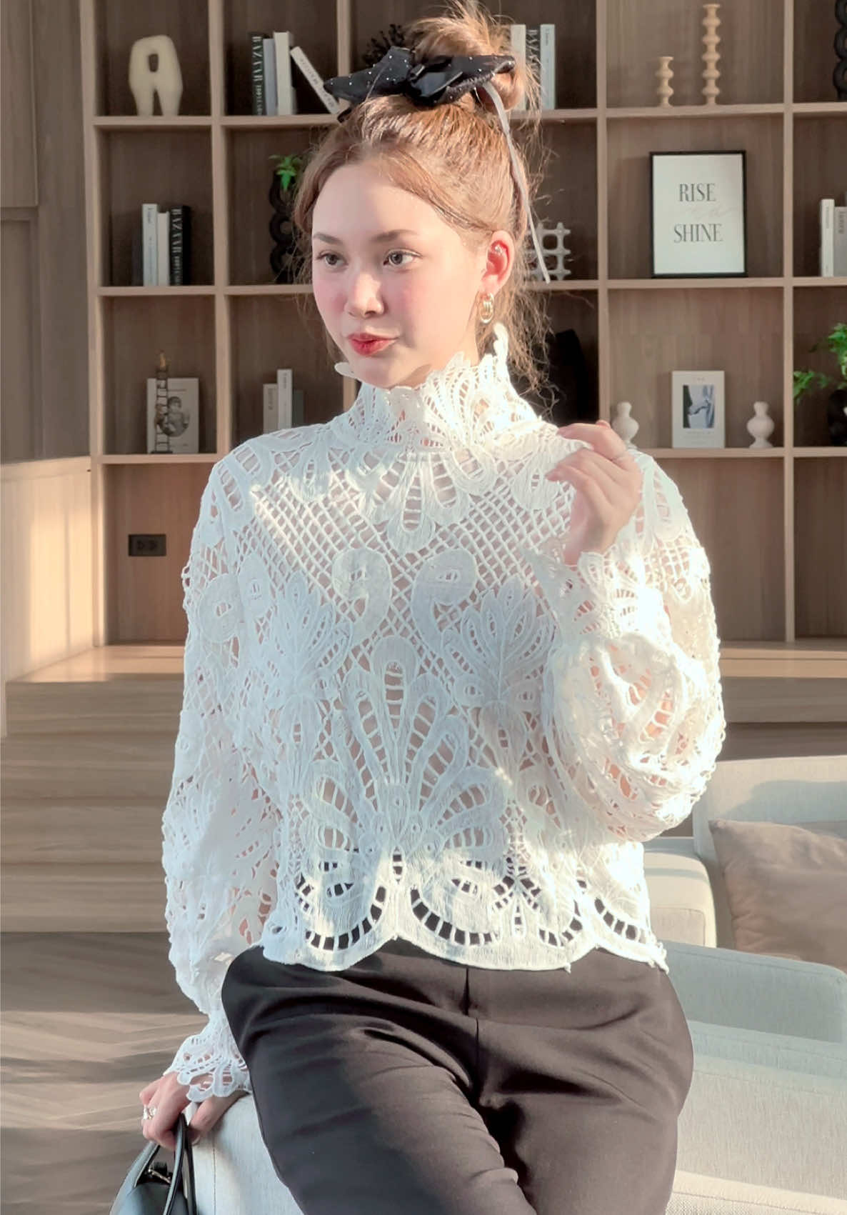 ชุดเซ็ทลูกไม้ มาพร้อมกางเกง งานสวยเนื้อผ้าดี ใส่แล้วลัคชูมากคะ #btstudio #ชุดเซ็ทสวยๆ #ชุดลูกไม้ #ชุดเซ็ท 