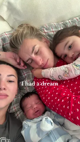 Good morning from the Zunigas 🖤  #twomoms #fypシ #wlwcouple #lesbiancouple #parenttok 