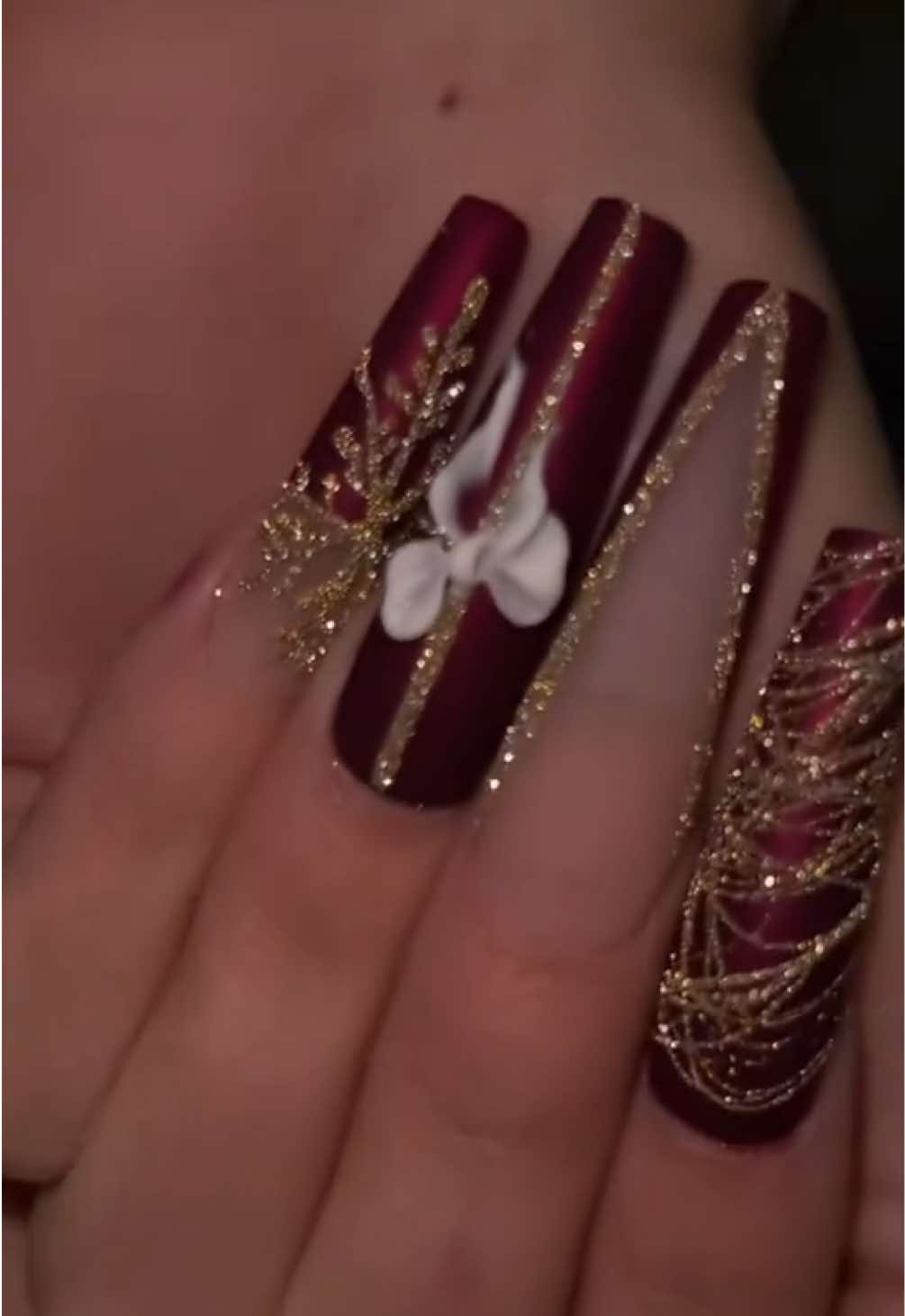 ✨Sparkle and glitler season #RIYA Products used : Gel polish: #212#112#Rubberbasecoat - Reflective glitter : LR14 -  Clear spider gel #RiyaExtendgel  (Extra long coffin) 🛍️Shop Now RiyasNails.com    