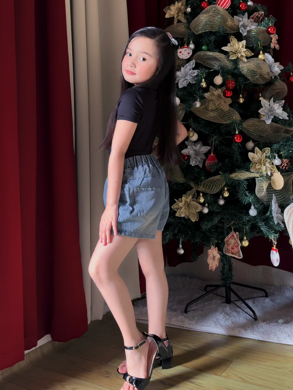 Short skirt for kids #denimshorts #shortskirt #kidsootd #kidsoutfit #kidsclothing 