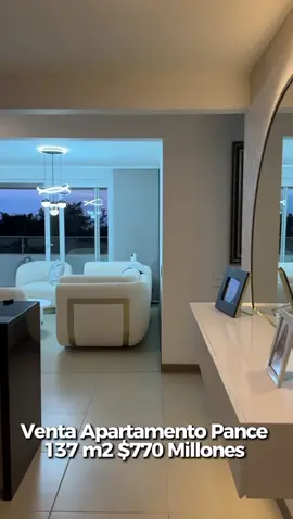 🏡 ¡Apartamento en Venta! Heemoso 5 piso rodeado de naturaleza, es un apartamento fresco al cual no le da el sol. Ubicado en una de las mejores unidades.  Reserva campestre es una unidad rodeada de naturaleza, cuenta con dos piscinas, gimnasio, sendero y sobre todo una de las mejores vistas que por este precio puedes adquirir.  📐 Área: 136 m² 🛏️ Habitaciones: 3 🖥️ Estudio: Independiente 🛁 Baños: 5 🧹 Habitación de servicio con baño 🛋️ Amplia sala comedor 🚗 Parqueaderos: 2  🏊‍♂️ 2 Piscinas 💪🏻Gimnasio 🎠 Zona de juegos para niños 💰 Administración: $820.000 🏷️ Precio Venta $760.000.000