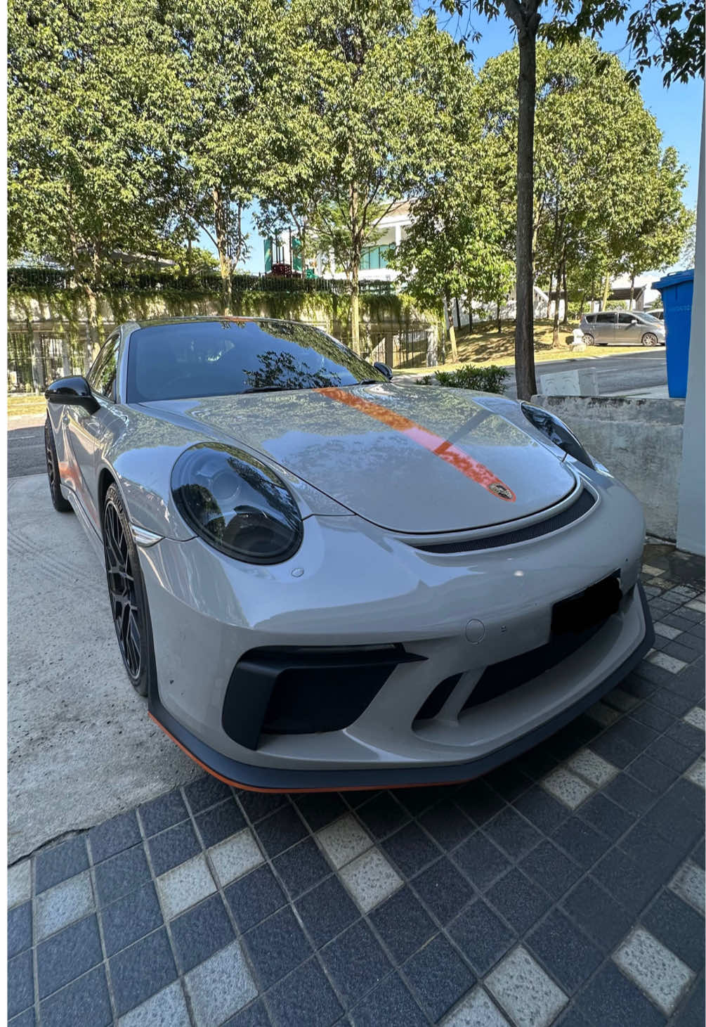 A good day start with 911 😏 📞 DM us to book your dream ride #fastride #fastriderentals #carrental #malasia #porsche911 