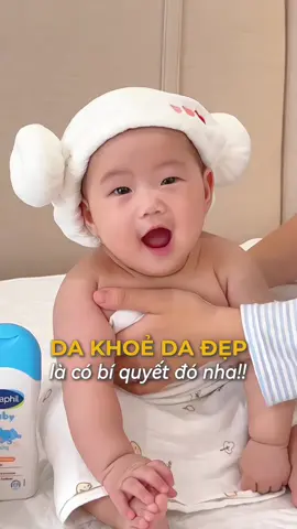 Trộm vía quá các mom ơi, nhờ chăm massage mỗi ngày mà da em Bột nay đã mướt mát khoẻ đẹp hơn hẳn rùi nèee #CetaphilBaby #DầuMassageChoBé #mevabe